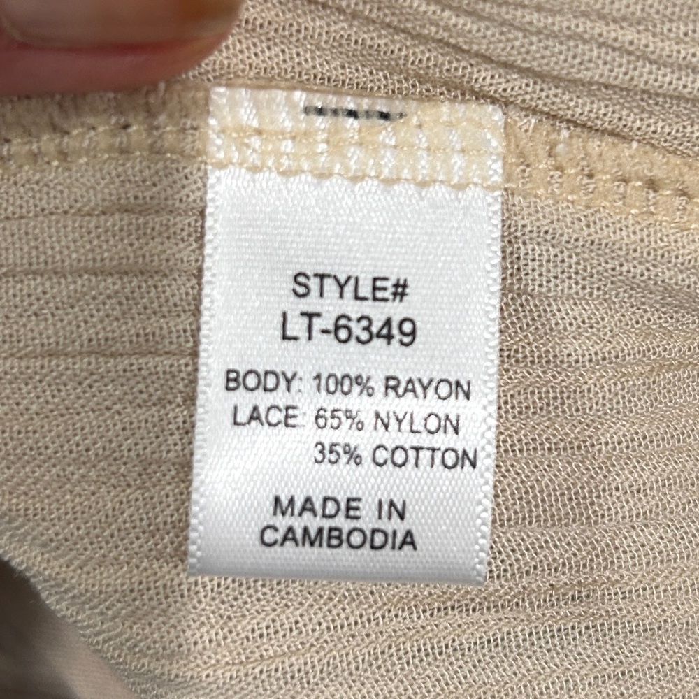 Cream Lace Ruffled Top Small - Picture 6 of 8